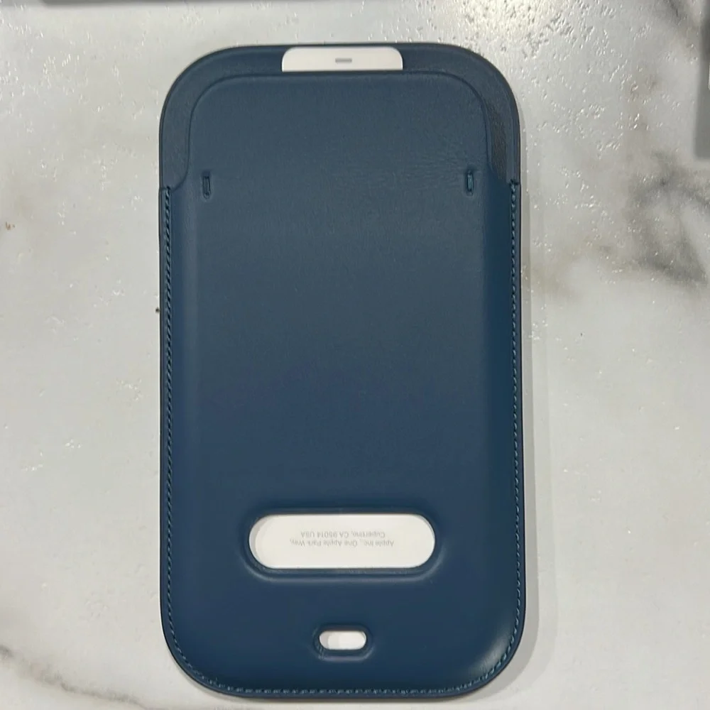 Apple baltic blue